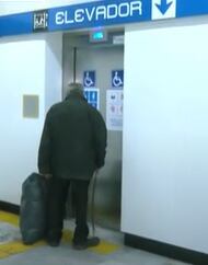 Elevador de la estación Revolución en el Metro CDMX