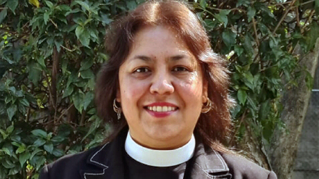 Obispa Alba Sally Sue Hernández