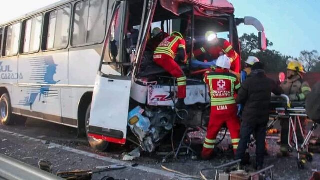 Choque sobre la carretera México-Veracruz reporta saldo de un muerto y 20 heridos