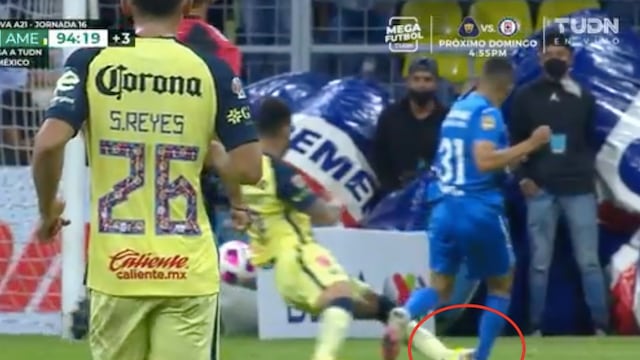 Cruz Azul derrotó al Club América con un penal de último minuto
