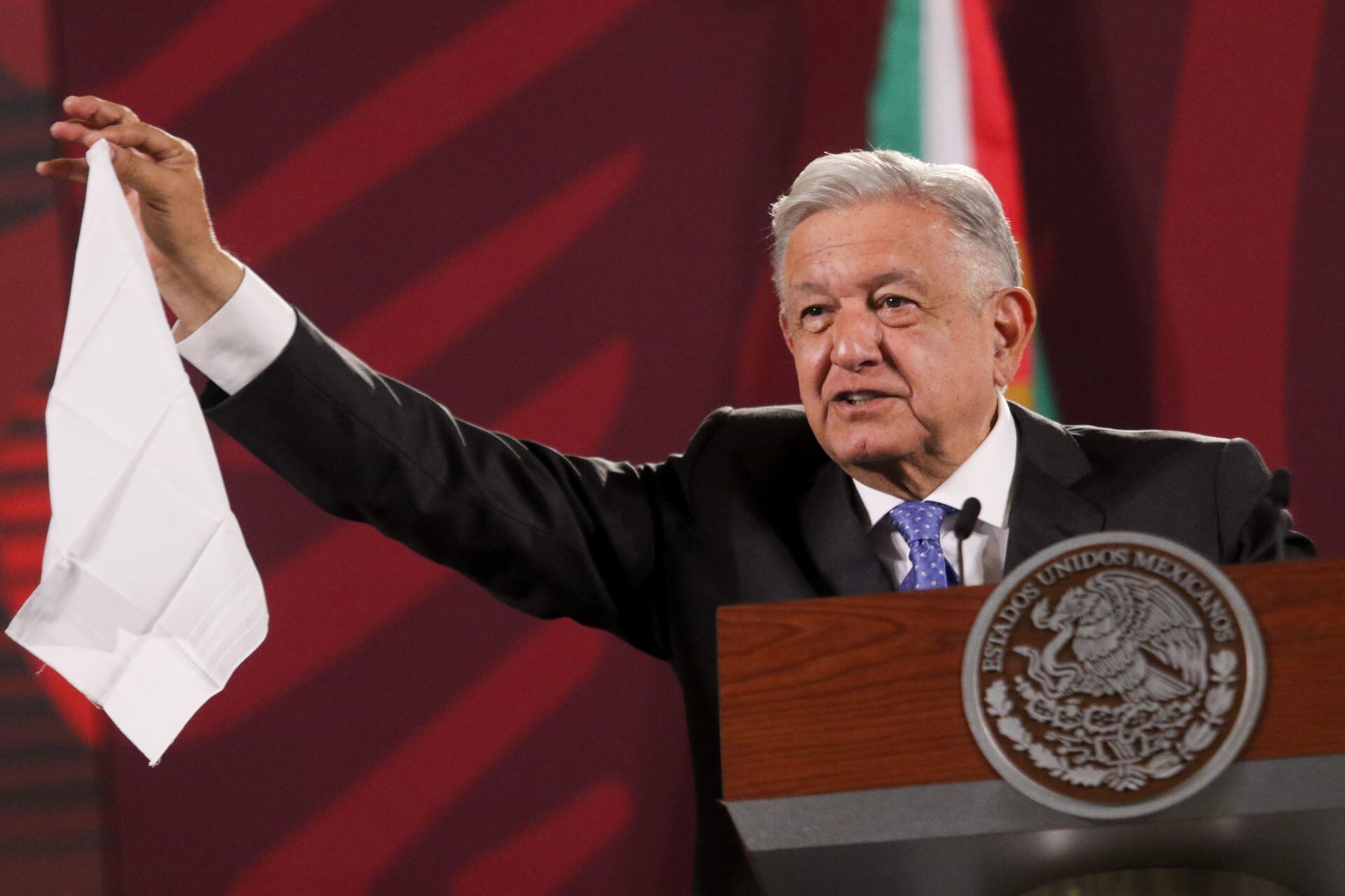 AMLO asegura que no habrá acarreados en marcha del 27 de noviembre