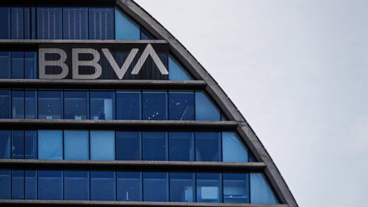 BBVA planea despedir a casi 4 mil empleados