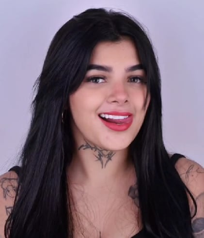 Karely Ruiz estrena sonrisa