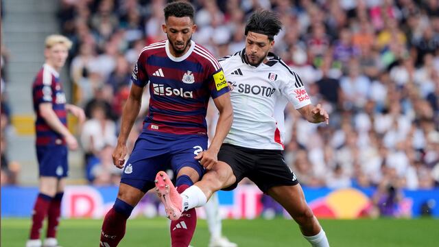 Raúl Jiménez con el Fulham.