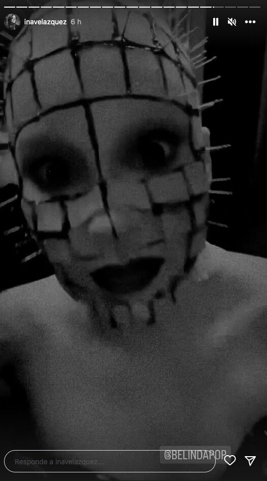 Belinda se disfraza de Pinhead para Halloween.