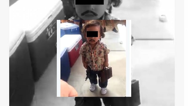 Un niño asistente a una fiesta de cumpleaños fue disfrazado por sus padres con la vestimenta del capo colombiano.