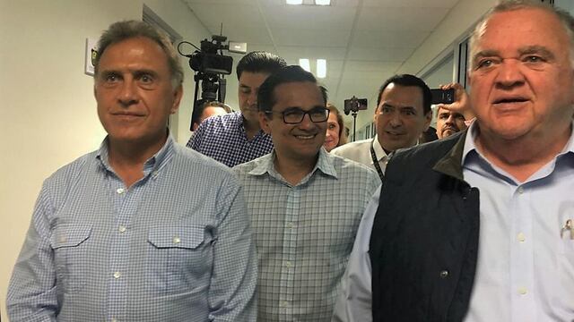 Jorge Winckler (centro).