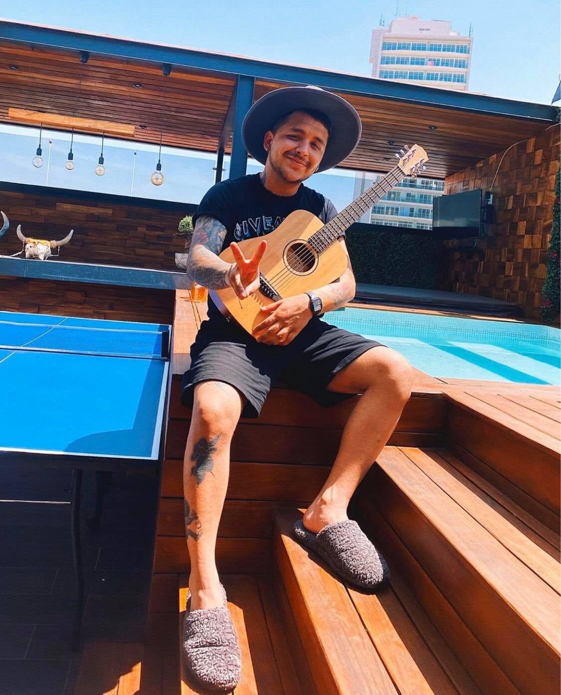 Christian Nodal, cantante.