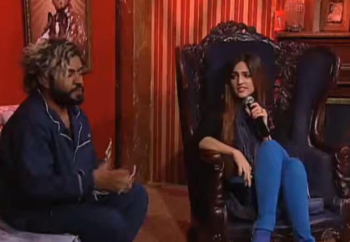 Eiza González con Mauricio Barrientos, el  Diablito, en Motel Diablito.