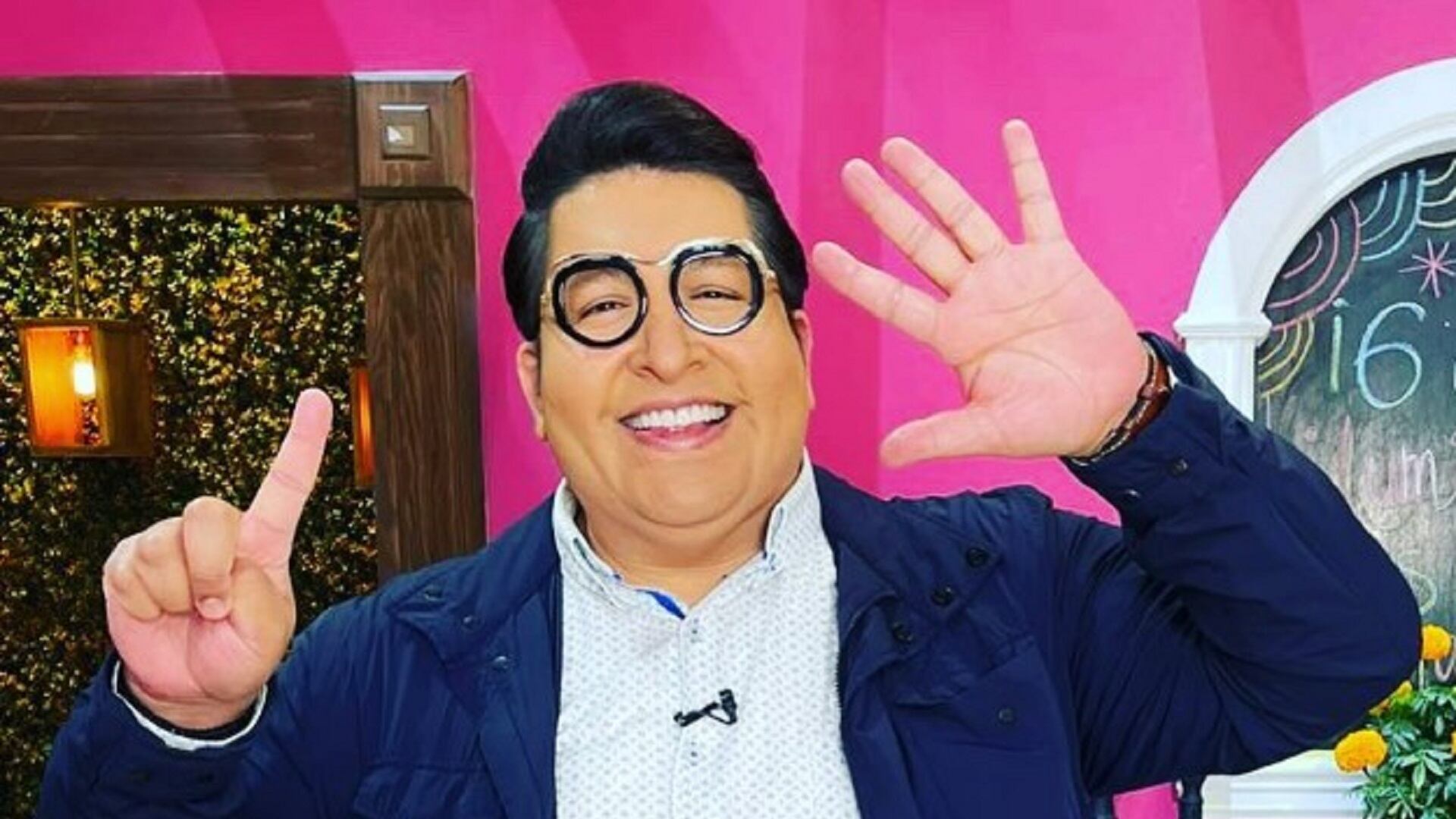 Álex Kaffie se lanza contra 3 conductores de Imagen Televisión y los acusa de ganar sueldos millonarios