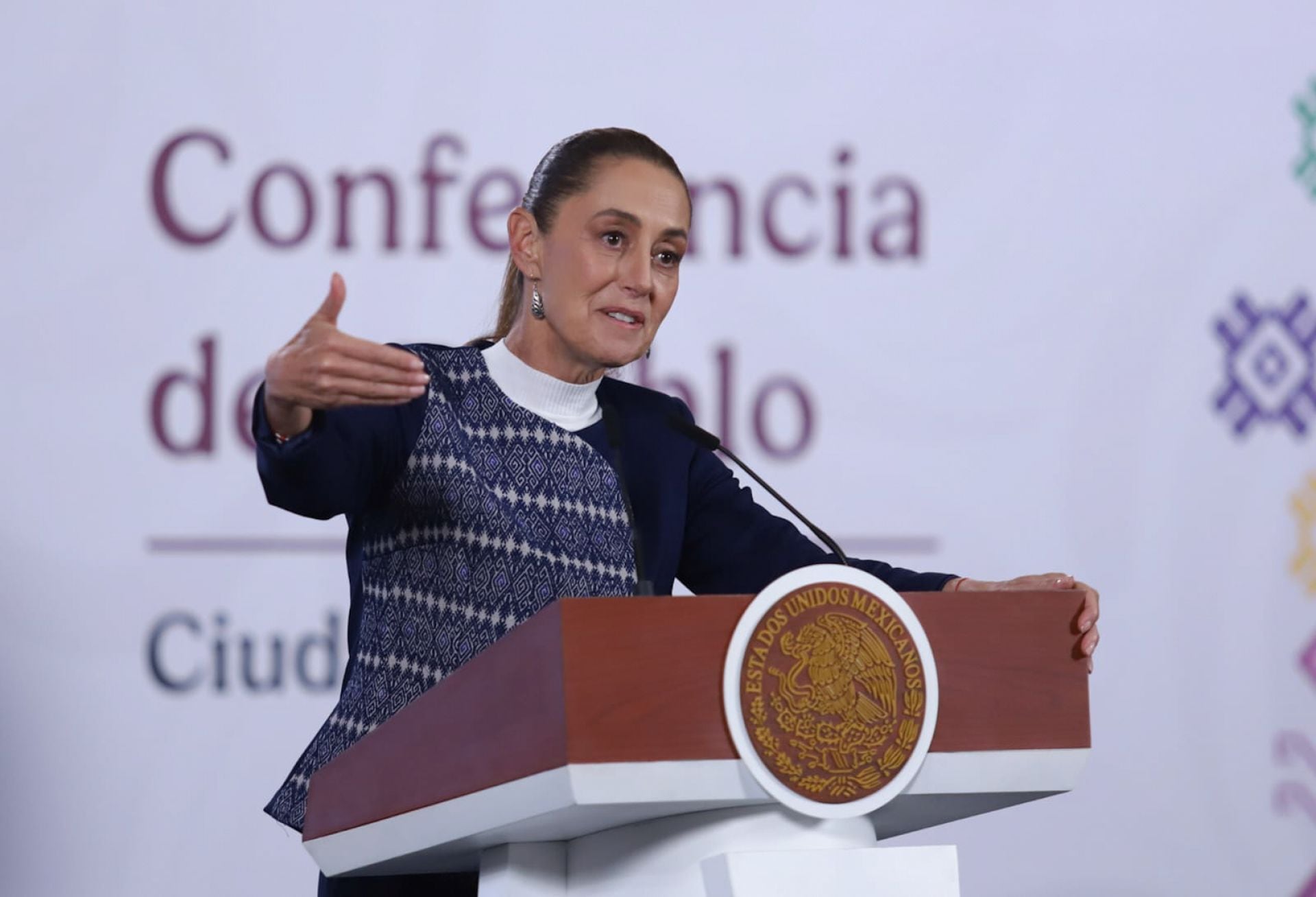 Claudia Sheinbaum insistió que la reforma electoral es creada por la ciudadanía y no la negocia
