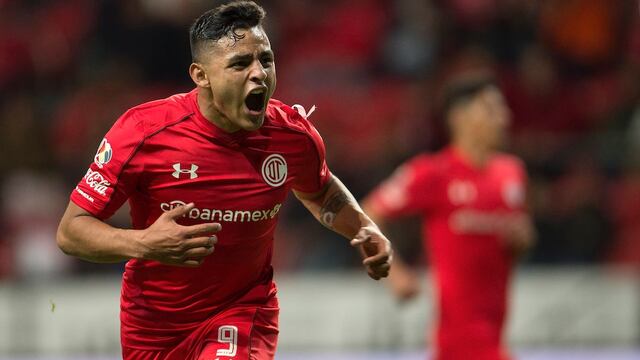 Vega se encuentra muy cerca de fichar con las Chivas