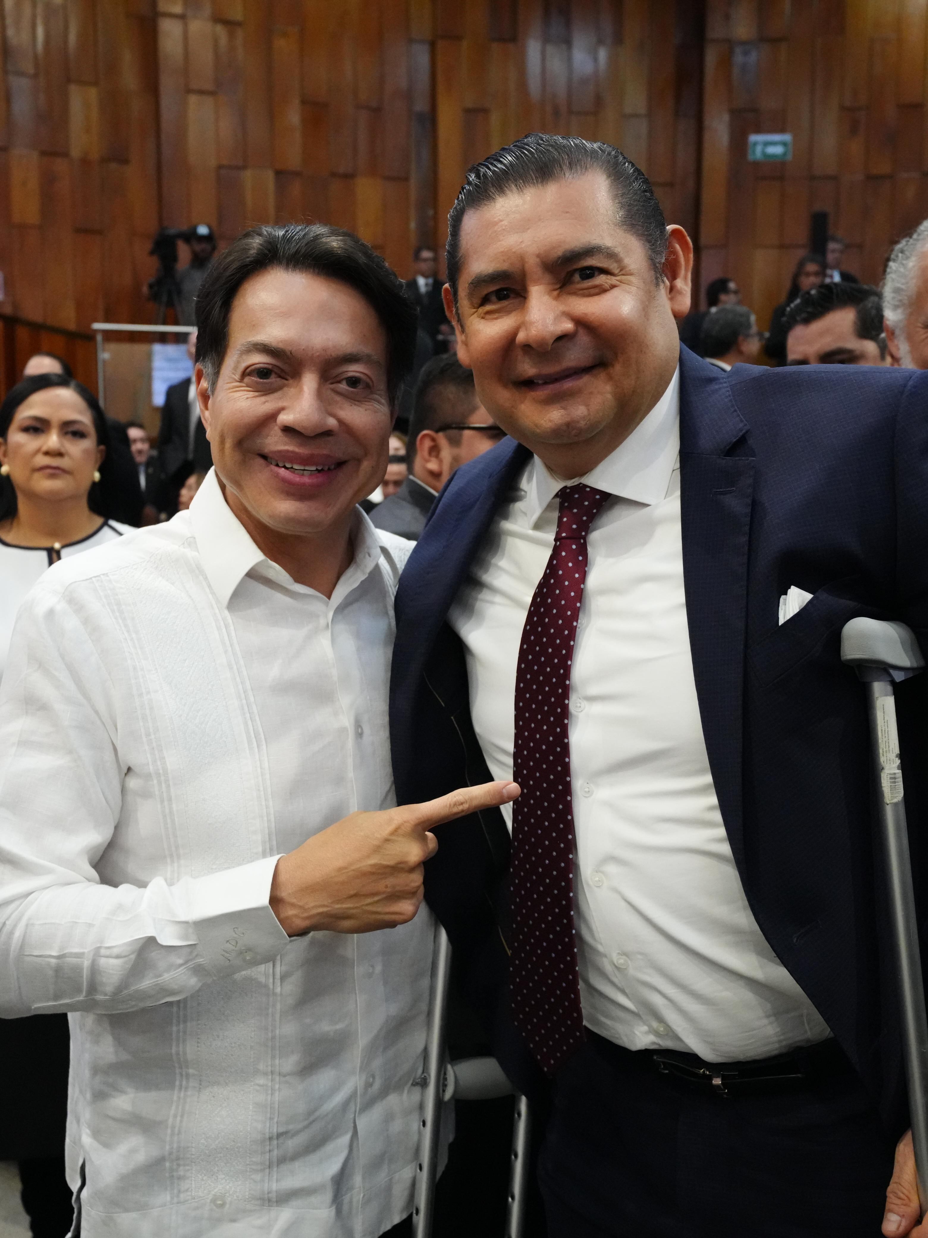 Mario Delgado acompaña a Rocío Nahle en su toma de protesta como gobernadora de Veracruz