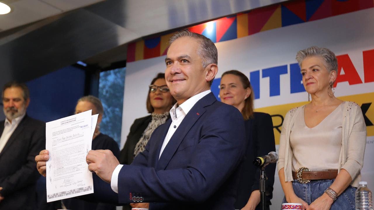 Inconforme, Miguel Ángel Mancera pide aclaración a Frente Amplio por México por supuestas firmas de otras fuerzas políticas en su registro
