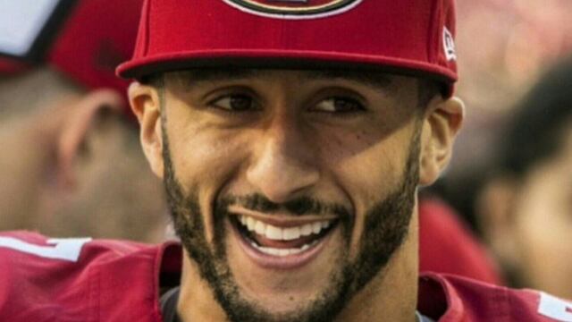 Colin Kaepernick, jugador profesional de fútbol americano.