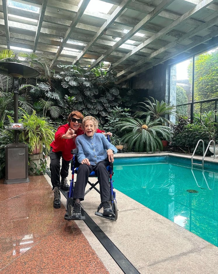 Alejandra Guzmán le manda “caracoles” a Michelle Salas hasta Italia