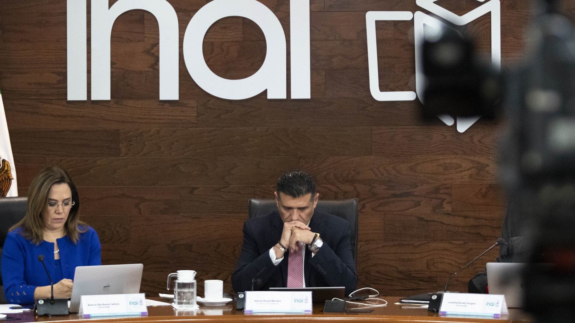 INAI, en su última sesión antes de extinguirse, tomó una polémica decisión