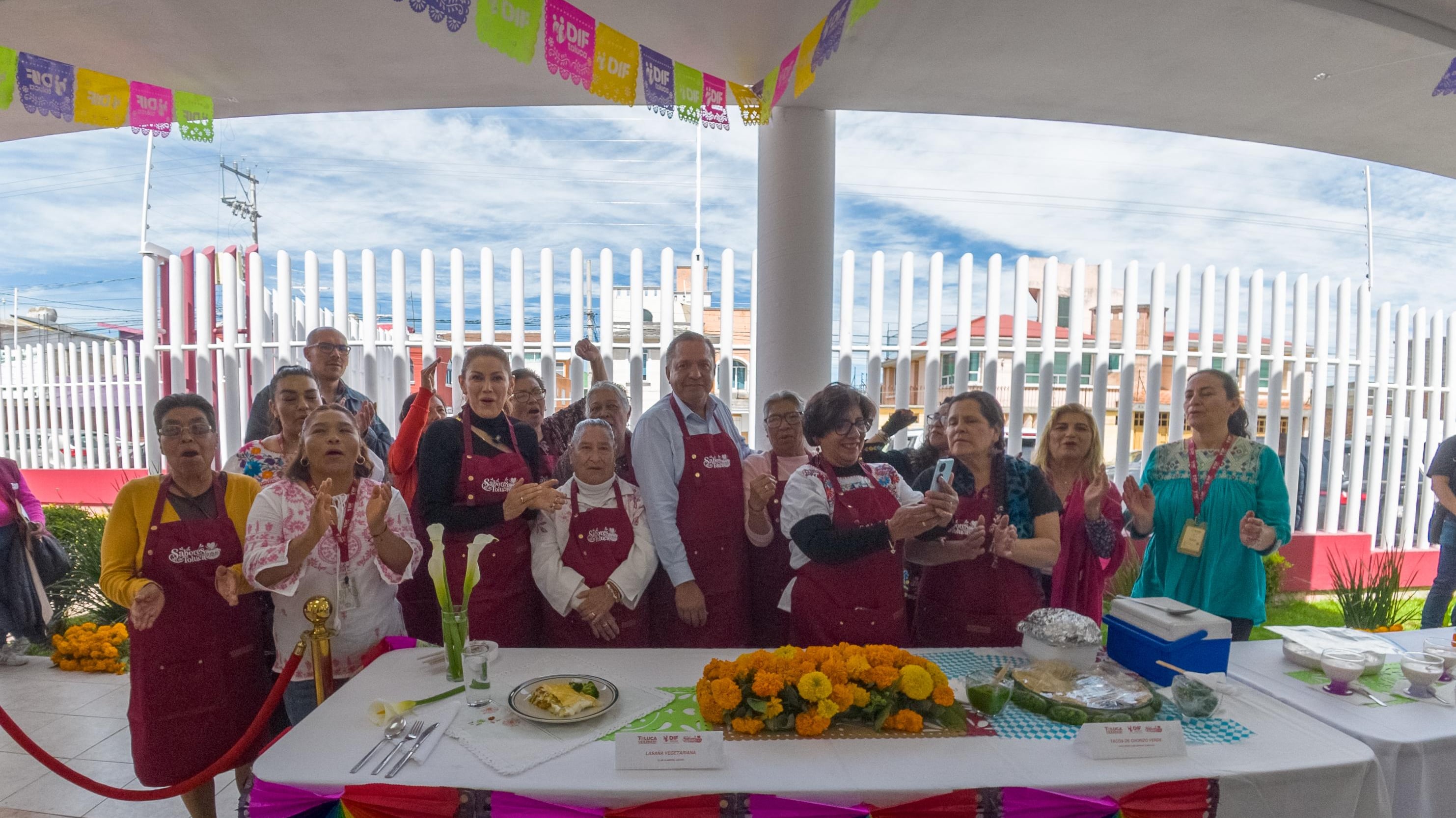 Ricardo Moreno reconoce recetas tradicionales de personas adultas mayores con Sabores Toluca