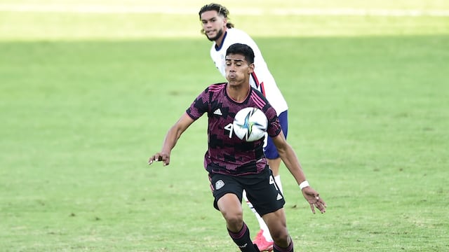 Jesús Alcántar, futbolista de Necaxa, es pretendido por el AC Milan y el Bayer Leverkusen.