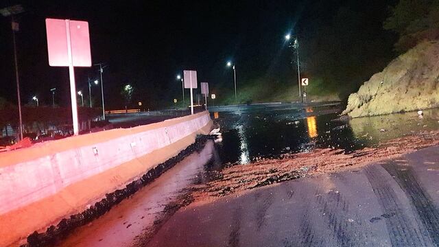 Combustible derramado tras accidente en la autopista México-Cuernavaca hoy miércoles 25 de octubre