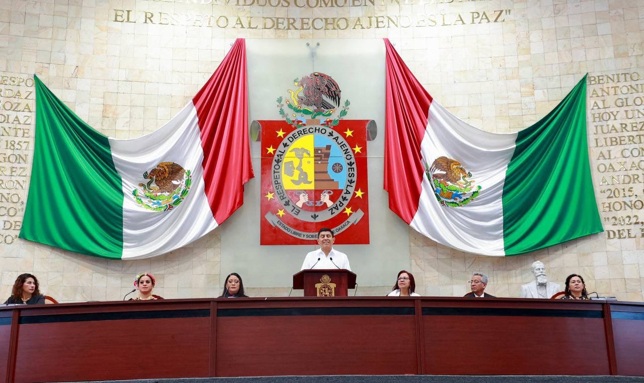 Salomón Jara toma protesta como gobernador de Oaxaca