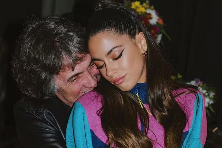 Tini Stoessel junto a su padre Alejandro