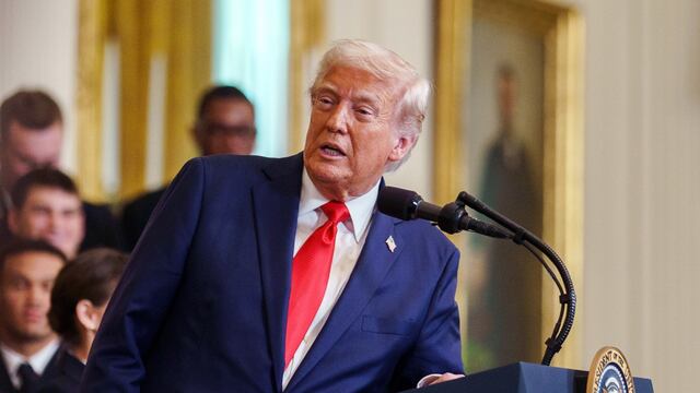 Donald Trump hablando español