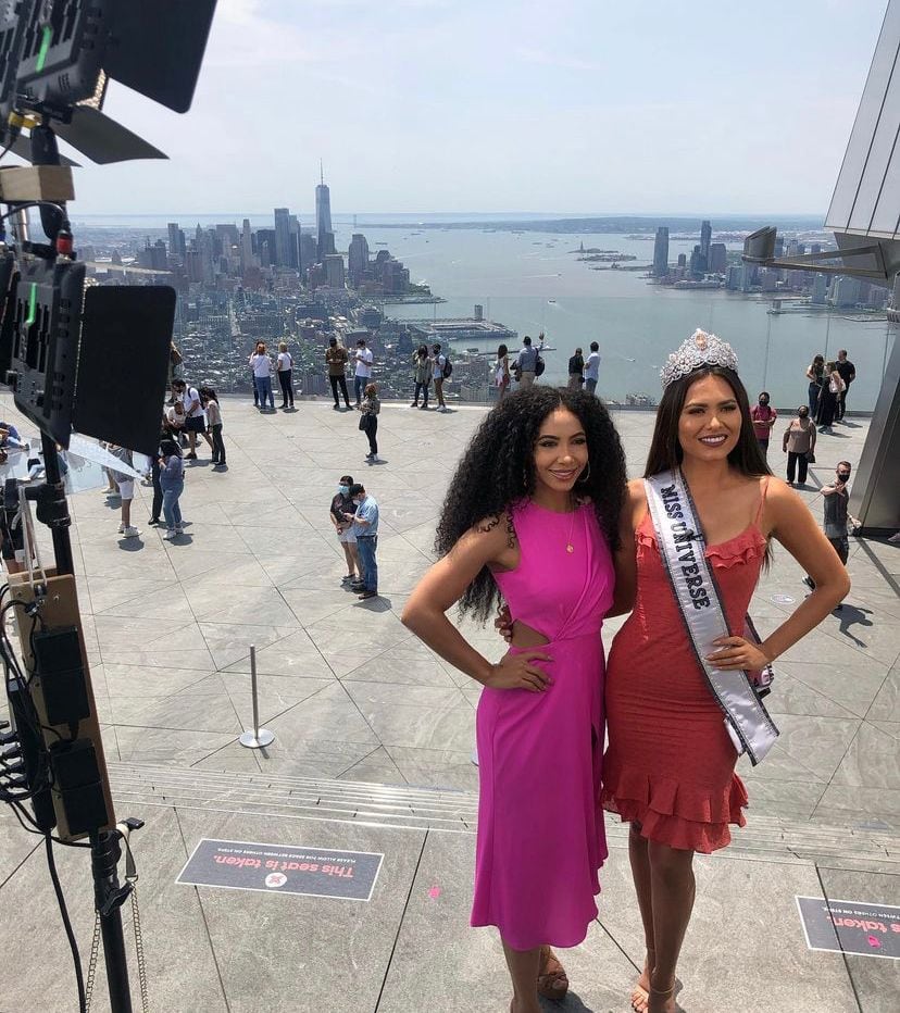 Cheslie Kryst y Andrea Meza