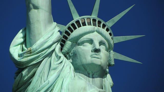 Estatua de la Libertad y Donald Trump protagonizan cartón