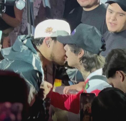 ¿Natanael Cano le dio un beso a Jesús Ortiz Paz?