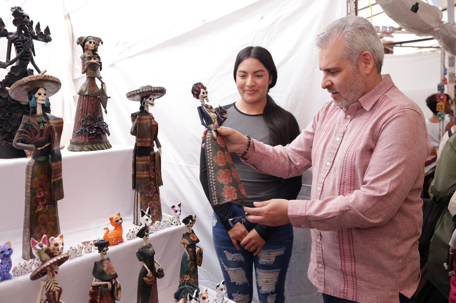 Catrinas de Capula llegan a Liverpool: impulso a artesanos michoacanos.