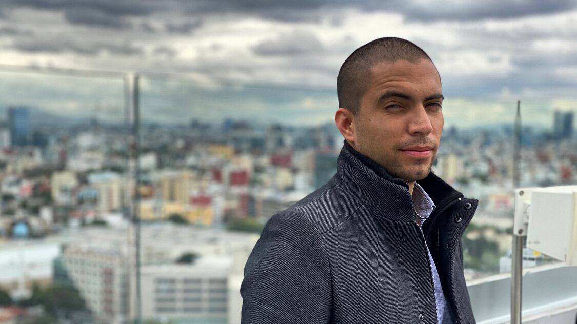 ¿Quién es César Vega? Asesor financiero que se quejó de la app de BBVA