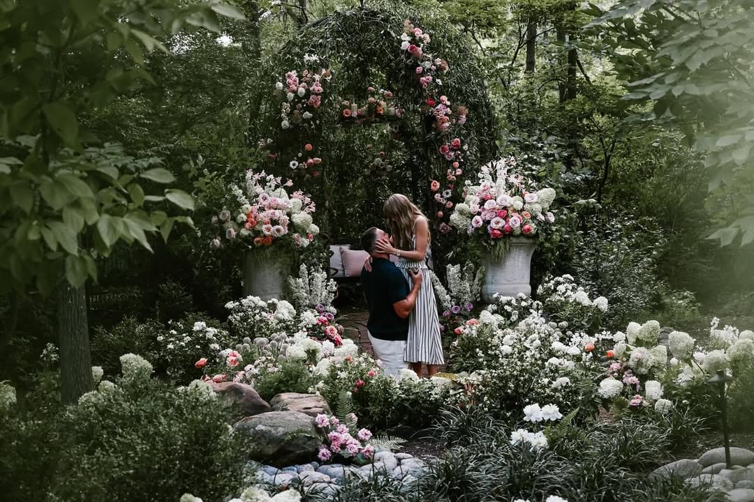 Taylor Swift y Travis Kelce se comprometen.