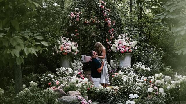 Taylor Swift y Travis Kelce se comprometen.