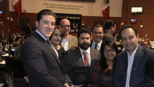 Rogelio Hernández Cázares junto a senadores de Movimiento Ciudadano (MC).