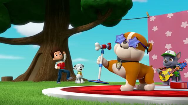 Paw Patrol por el Día Mundial de Vestir a tu Mascota