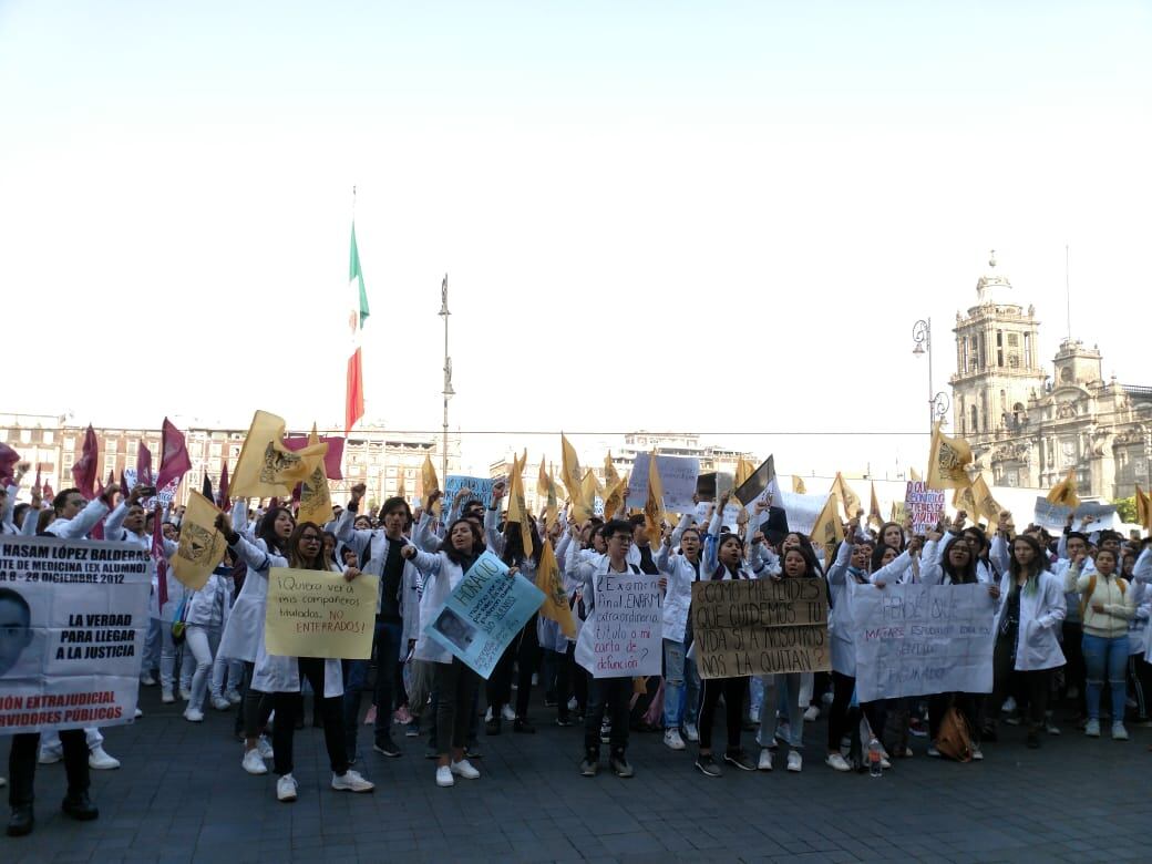 Protesta frente a Palacio Nacional