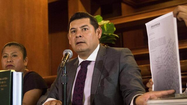 Alejandro Armenta en conferencia de prensa.
