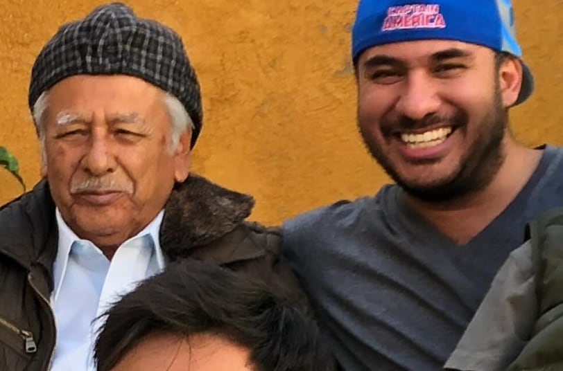 El Escorpión Dorado y su abuelo Evo