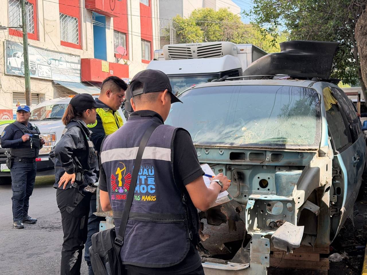 Alcaldía Cuauhtémoc retira 3 mil 502 vehículos abandonados de las calles con Alessandra Rojo.