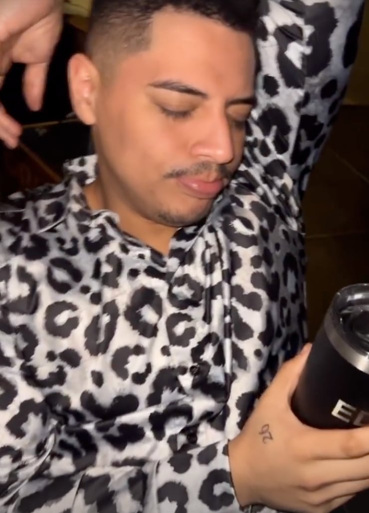 Eduin Caz en fiesta de Navidad