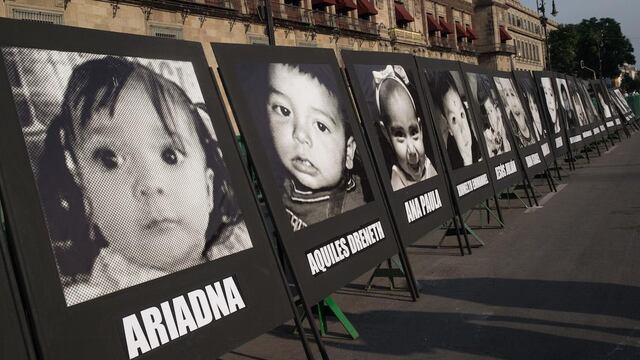 Protesta afuera de Palacio Nacional