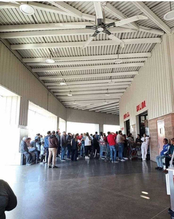 Revendedores provocarían largas filas en Costco
