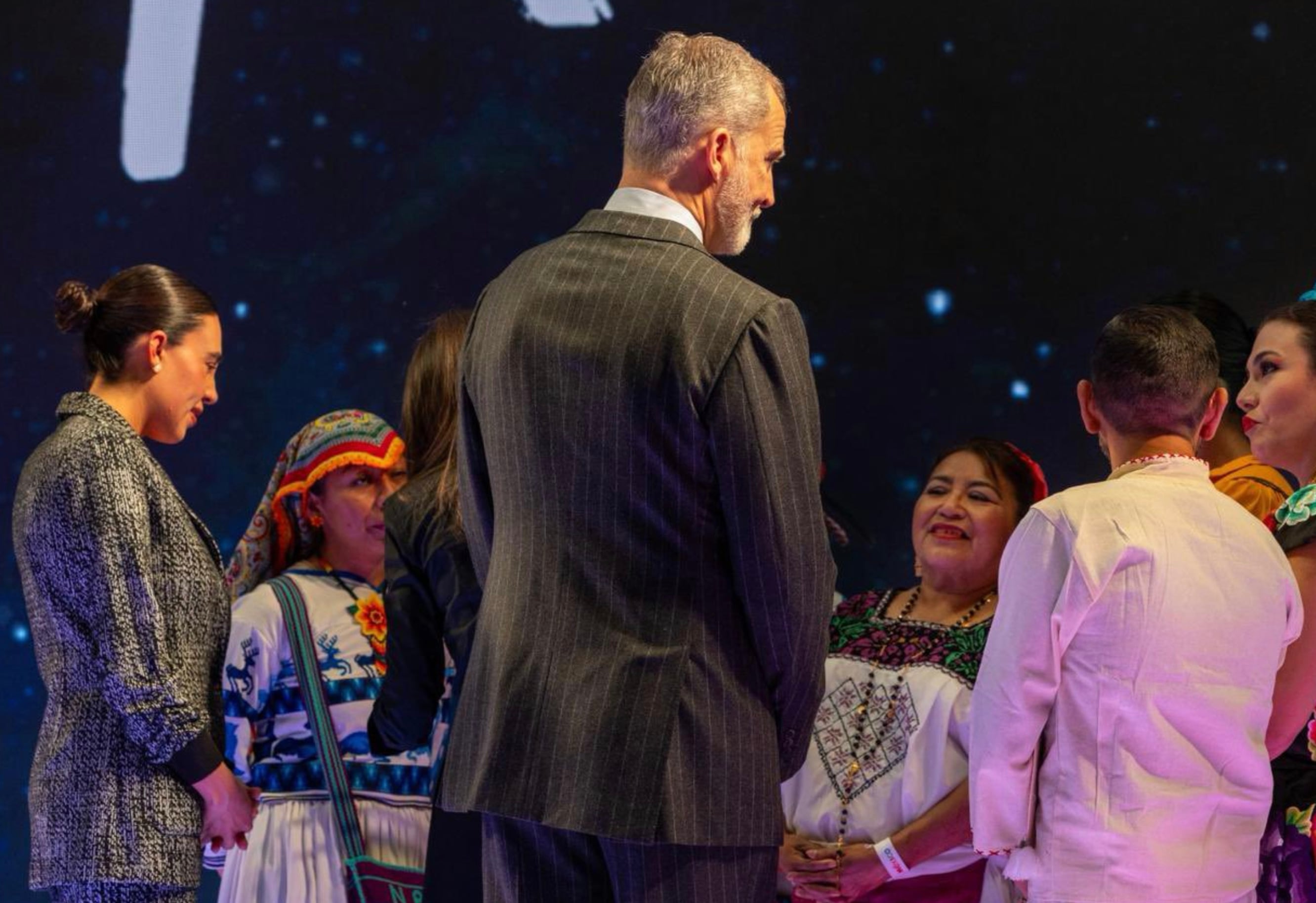 Reyes de España vistan stand de México en Fitur