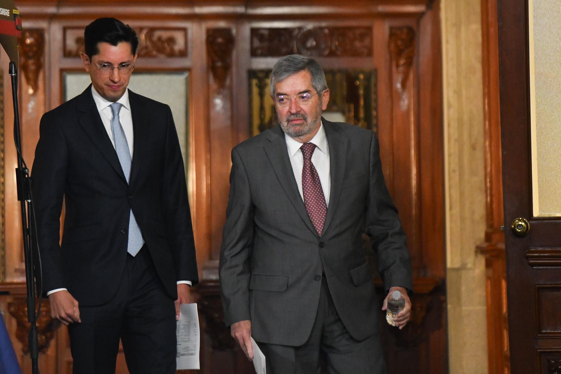 Posible relevo en la Cancillería: De la Fuente dejaría el cargo y Velasco se perfila