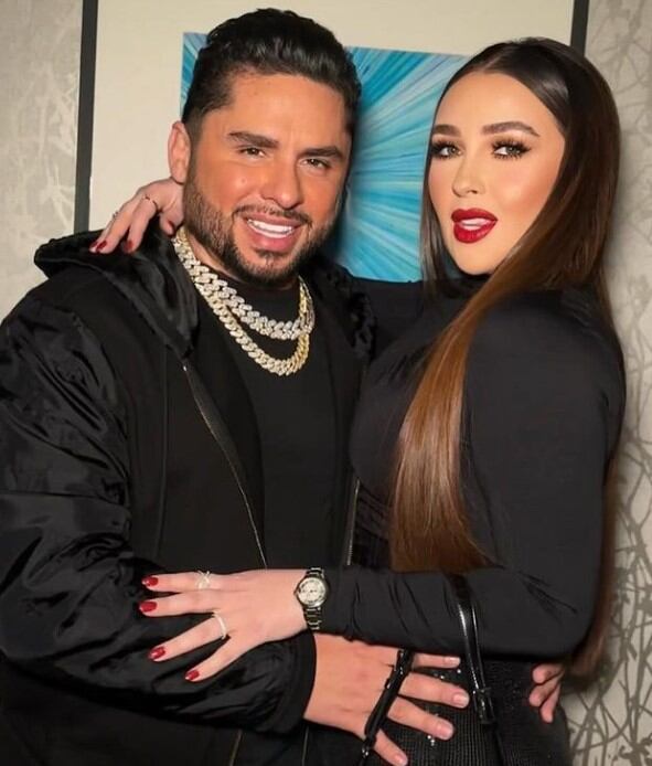 Larry Hernández y Kenia Ontiveros