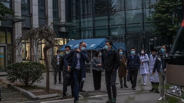 Expertos de la OMS en China