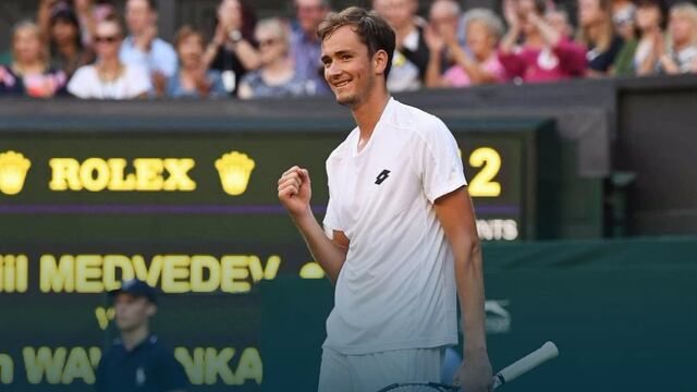 Medvedev festeja su primer triunfo.