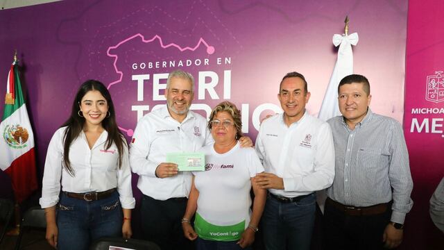 Alfredo Bedolla celebra reducción de pobreza en Michoacán