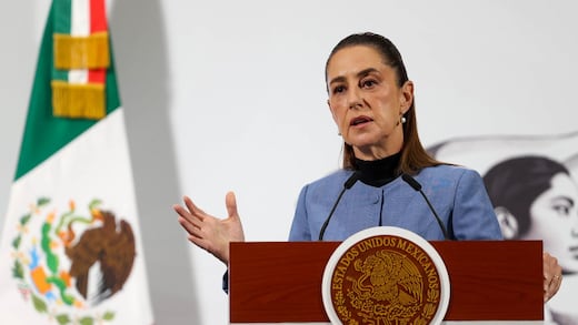 Claudia Sheinbaum lamenta muerte de Carlos Gurrola ‘Papayita’ durante la mañanera